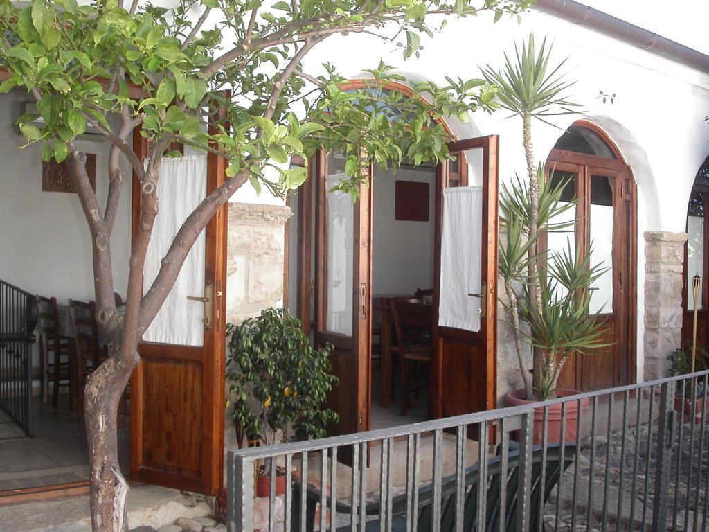 Locanda La Rosa Pauli Arbarei Luaran gambar