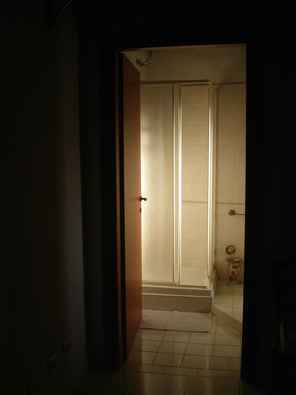 Locanda La Rosa Pauli Arbarei Luaran gambar