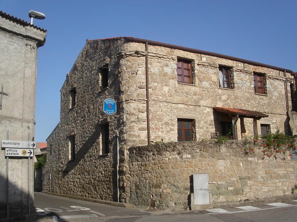 Locanda La Rosa Pauli Arbarei Luaran gambar