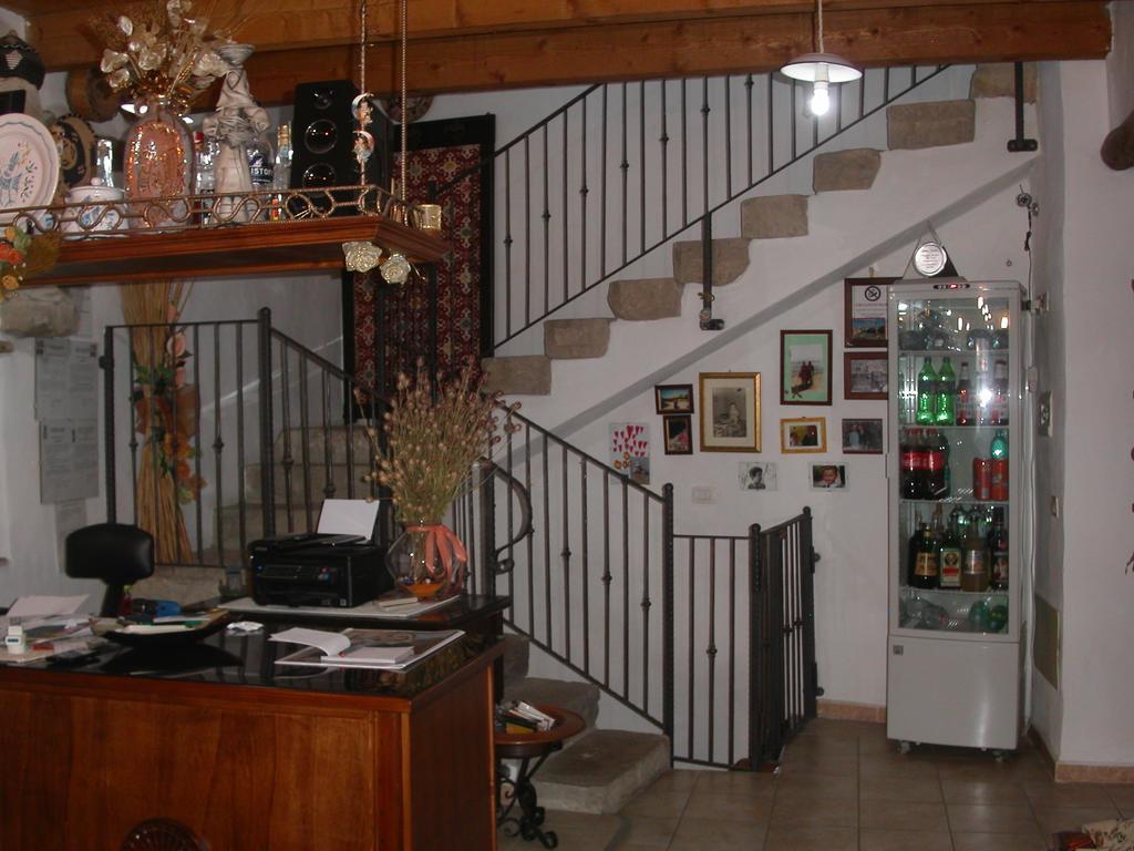 Locanda La Rosa Pauli Arbarei Luaran gambar