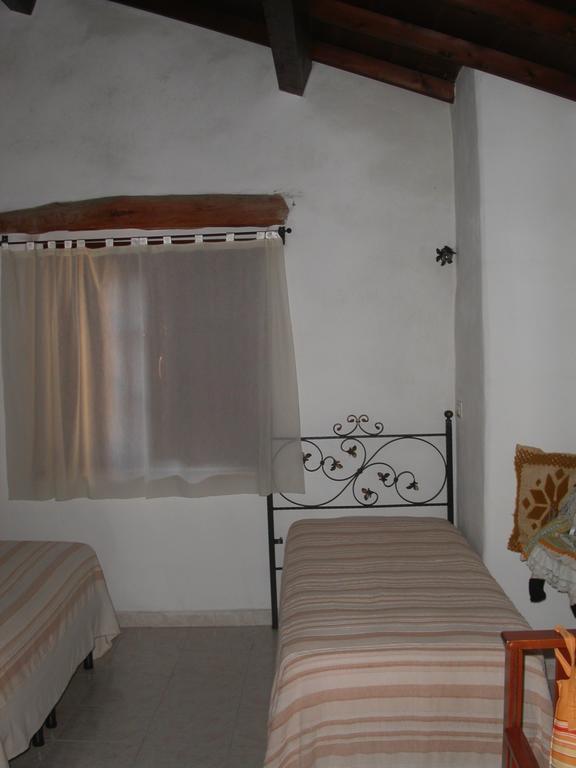 Locanda La Rosa Pauli Arbarei Luaran gambar